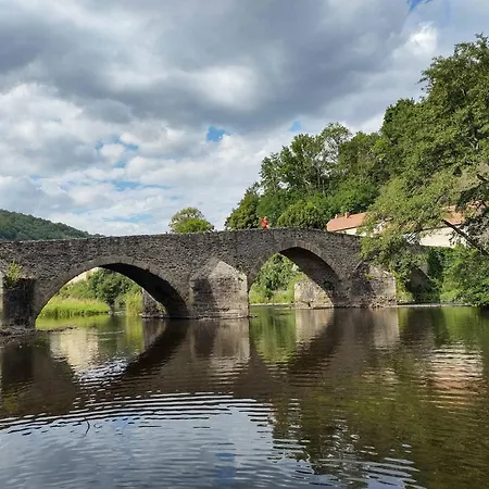 아파트 Au Bord De La Sioule *